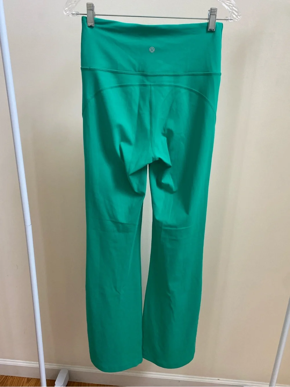 NWOT Lululemon Groove Super-High-Rise Flared Pant Nulu Kelly Green Sz 8